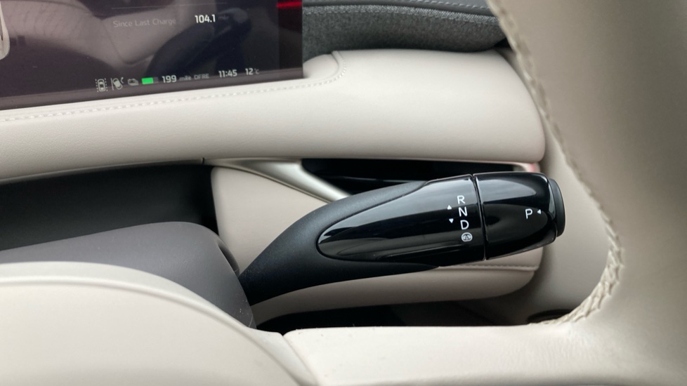 MG IM6 300kW Long Range 100kWh 5dr Auto Electric Estate - Image 13
