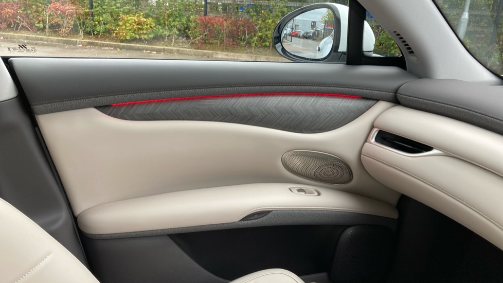 MG IM6 300kW Long Range 100kWh 5dr Auto Electric Estate - Image 24