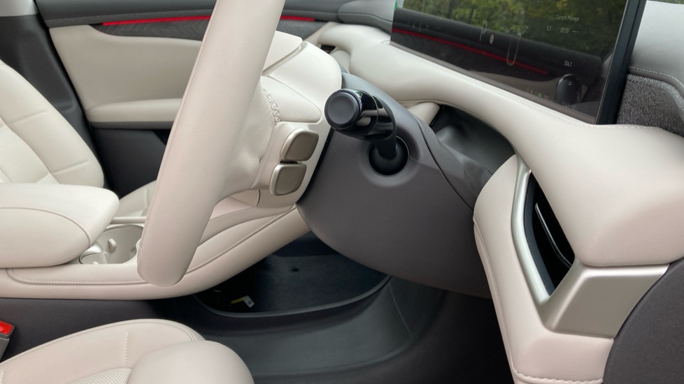MG IM6 300kW Long Range 100kWh 5dr Auto Electric Estate - Image 27