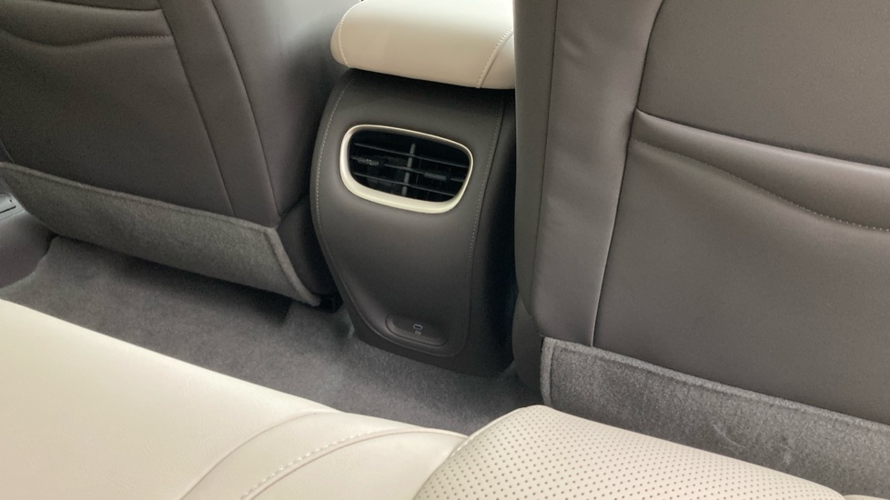 MG IM6 300kW Long Range 100kWh 5dr Auto Electric Estate - Image 33