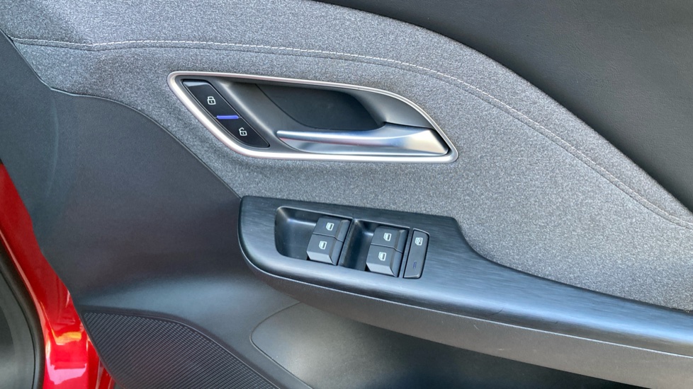 MG ZS 1.5 Hybrid+ SE 5dr Auto Hybrid Hatchback - Image 28