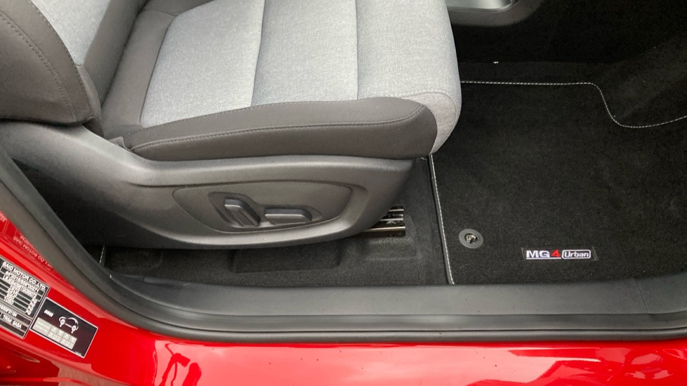 MG MG4 Urban 118kW Premium Long Range 54kWh 5dr Auto Electric Hatchback - Image 31