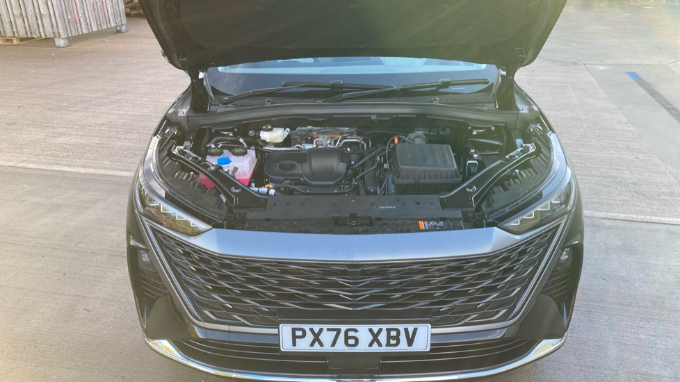 MG MGS9 1.5 T-GDI PHEV Premium 5dr Auto Estate - Image 8