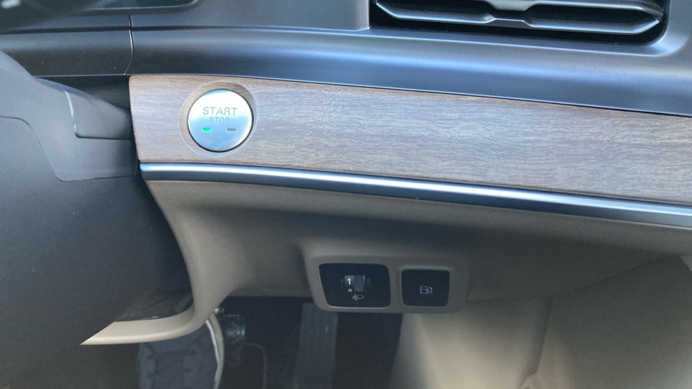 MG MGS9 1.5 T-GDI PHEV Premium 5dr Auto Estate - Image 19