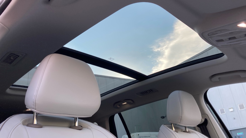 MG MGS9 1.5 T-GDI PHEV Premium 5dr Auto Estate - Image 32
