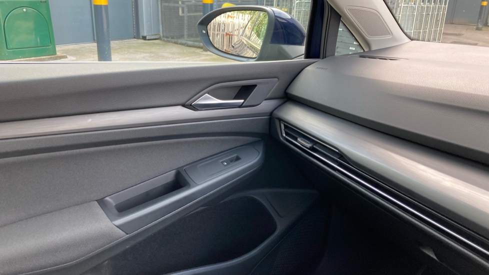 Volkswagen Golf 1.5 TSI Style 5dr Petrol Hatchback - Image 25