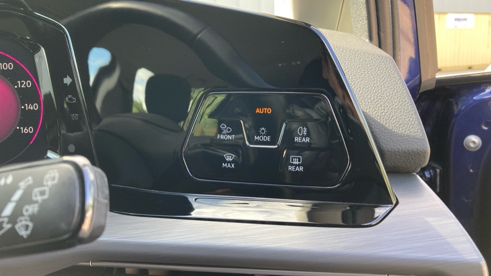 Volkswagen Golf 1.5 TSI Style 5dr Petrol Hatchback - Image 28