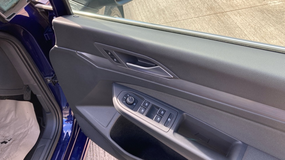 Volkswagen Golf 1.5 TSI Style 5dr Petrol Hatchback - Image 29