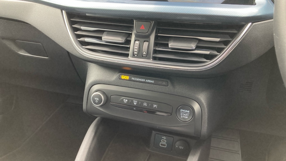 Ford Focus 1.5 EcoBlue Active 5dr Auto Diesel Hatchback - Image 23