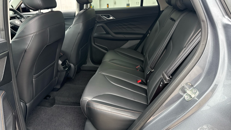 MG HS 1.5 T-GDI Hybrid+ Trophy 5dr Auto Hybrid Hatchback - Image 16