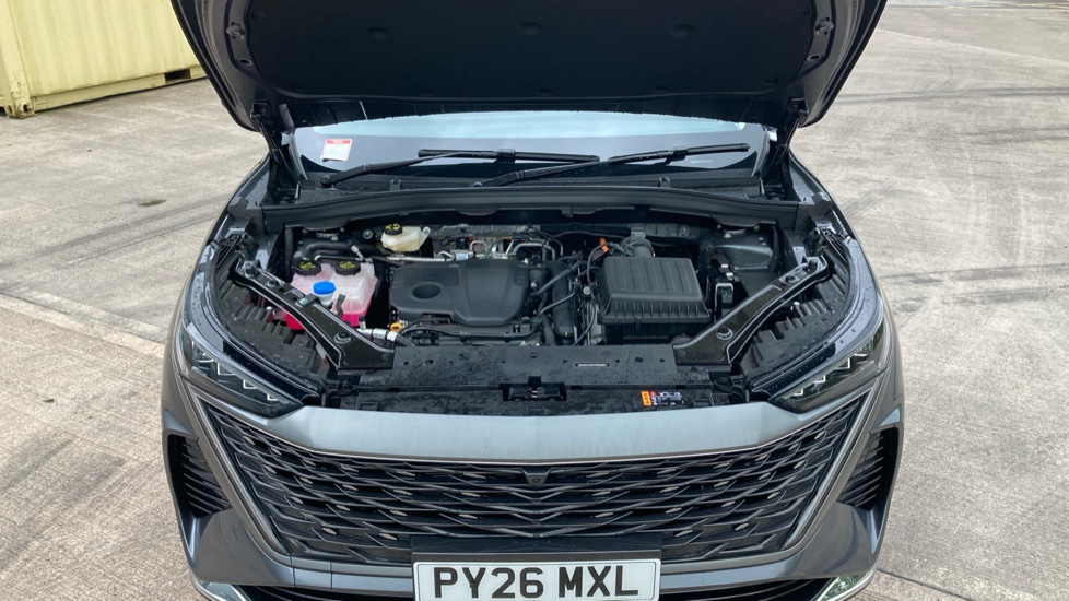 MG MGS9 1.5 T-GDI PHEV Comfort 5dr Auto Estate - Image 8