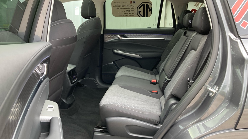 MG MGS9 1.5 T-GDI PHEV Comfort 5dr Auto Estate - Image 16
