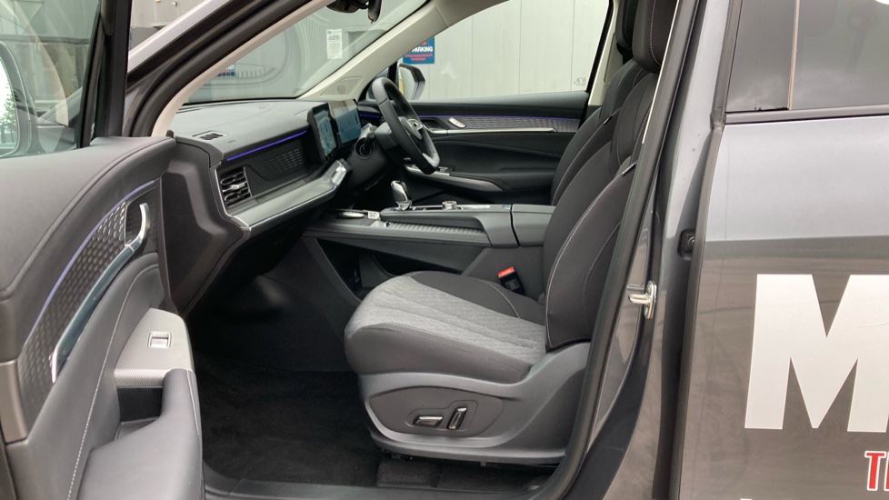 MG MGS9 1.5 T-GDI PHEV Comfort 5dr Auto Estate - Image 42