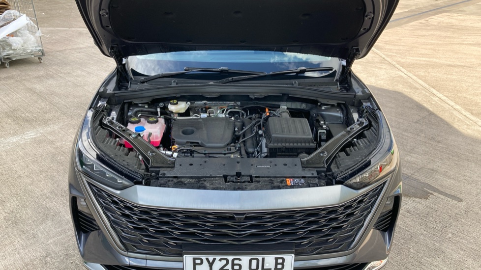 MG MGS9 1.5 T-GDI PHEV Premium 5dr Auto Estate - Image 8