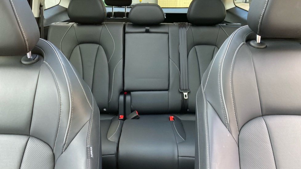MG MGS9 1.5 T-GDI PHEV Premium 5dr Auto Estate - Image 15