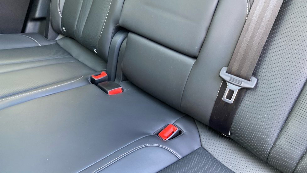 MG MGS9 1.5 T-GDI PHEV Premium 5dr Auto Estate - Image 17