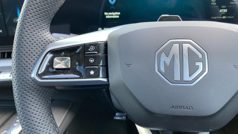 MG MGS9 1.5 T-GDI PHEV Premium 5dr Auto Estate - Image 21