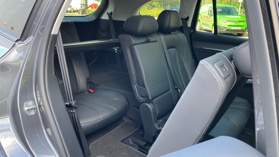 MG MGS9 1.5 T-GDI PHEV Premium 5dr Auto Estate - Image 34