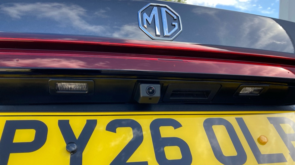 MG MGS9 1.5 T-GDI PHEV Premium 5dr Auto Estate - Image 35