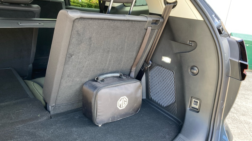 MG MGS9 1.5 T-GDI PHEV Premium 5dr Auto Estate - Image 37
