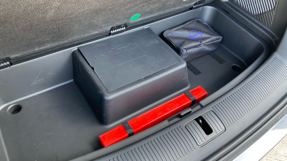 MG MGS9 1.5 T-GDI PHEV Premium 5dr Auto Estate - Image 38