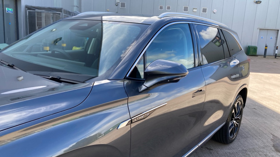 MG MGS9 1.5 T-GDI PHEV Premium 5dr Auto Estate - Image 42