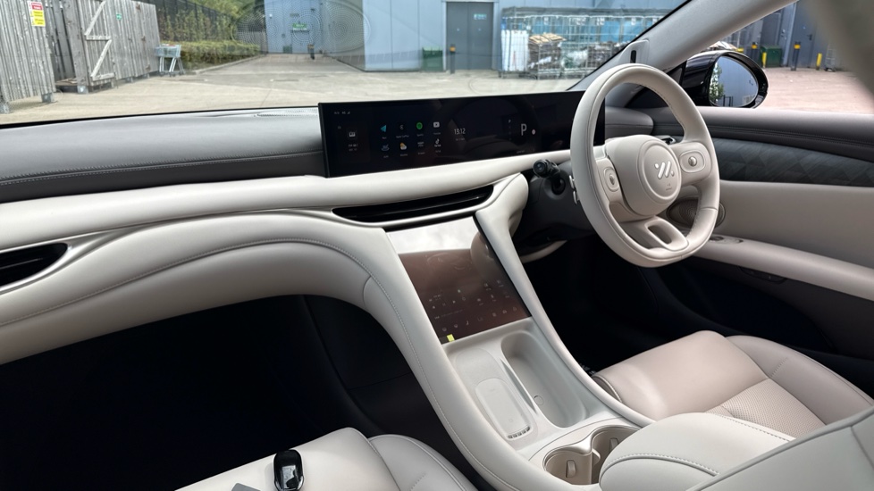 MG IM5 300kW Long Range 100kWh 5dr Auto Electric Hatchback - Image 9
