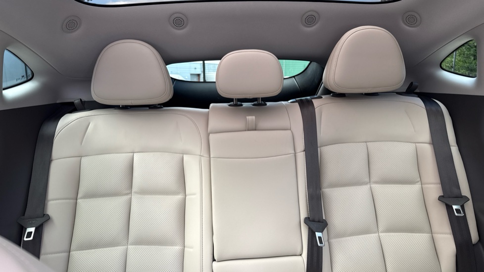 MG IM5 300kW Long Range 100kWh 5dr Auto Electric Hatchback - Image 15