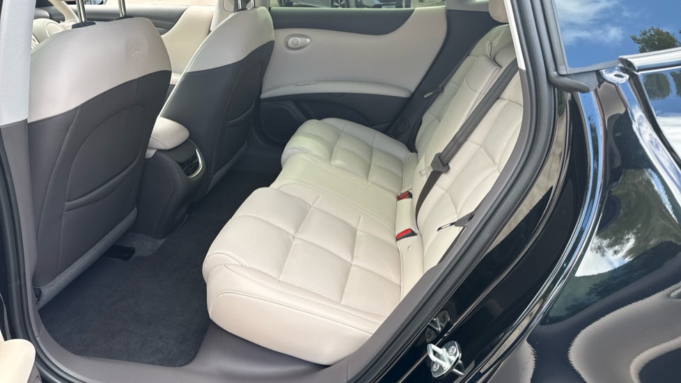 MG IM5 300kW Long Range 100kWh 5dr Auto Electric Hatchback - Image 16