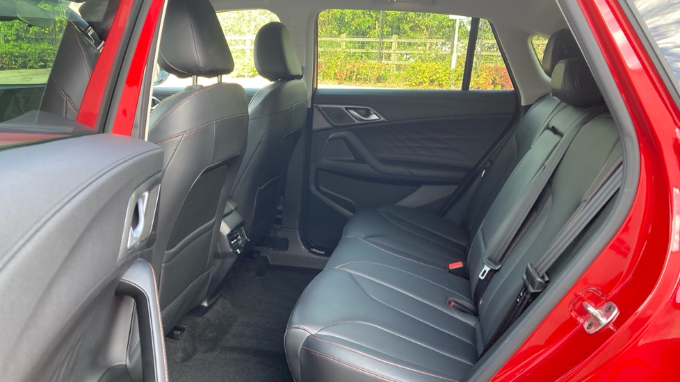 MG HS 1.5 T-GDI Trophy 5dr Petrol Hatchback - Image 16