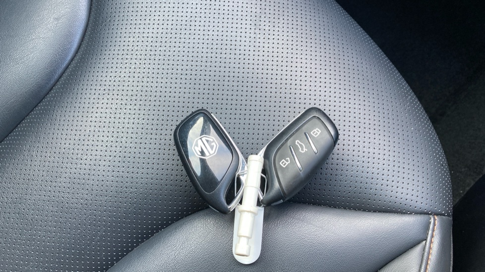 MG HS 1.5 T-GDI Trophy 5dr Petrol Hatchback - Image 20