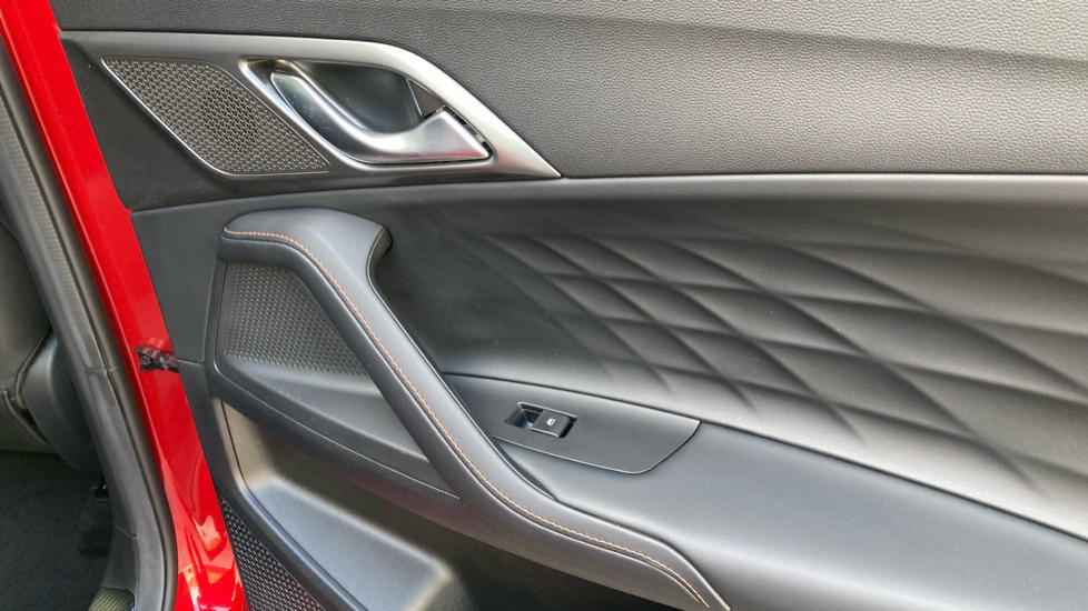 MG HS 1.5 T-GDI Trophy 5dr Petrol Hatchback - Image 31