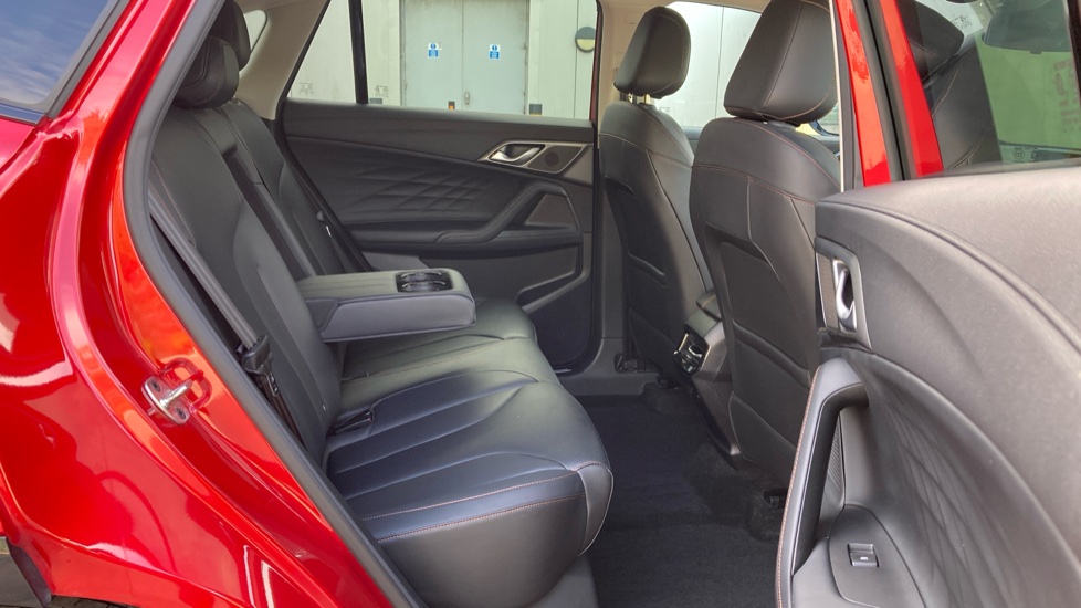MG HS 1.5 T-GDI Trophy 5dr Petrol Hatchback - Image 33