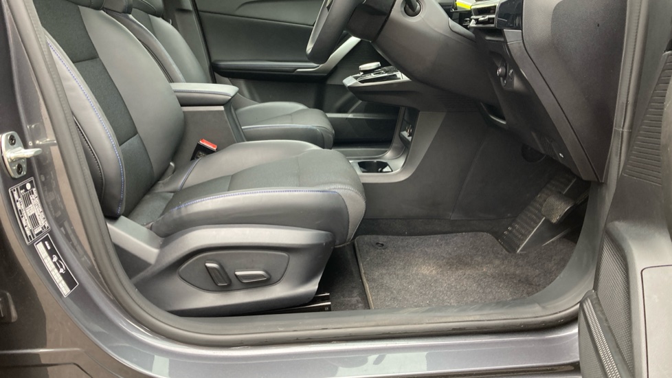 MG MG4 180kW Trophy EV Extended Range 77kWh 5dr Auto Electric Hatchback - Image 27