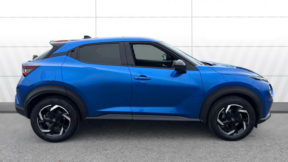 Nissan Juke 1.0 DiG-T 114 N-Connecta 5dr DCT Petrol Hatchback - Image 5