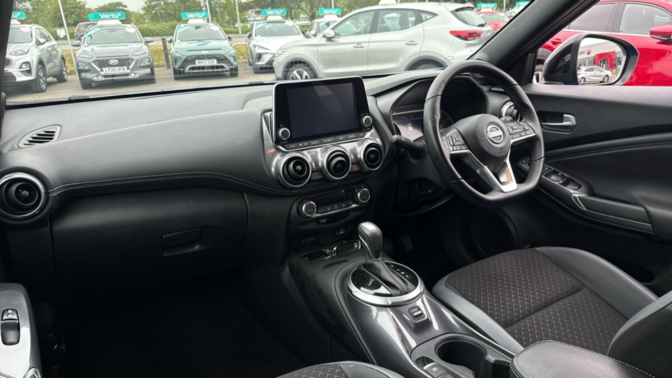 Nissan Juke 1.0 DiG-T 114 N-Connecta 5dr DCT Petrol Hatchback - Image 9