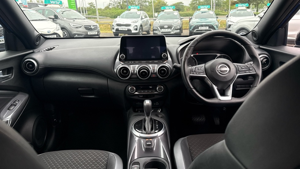 Nissan Juke 1.0 DiG-T 114 N-Connecta 5dr DCT Petrol Hatchback - Image 10