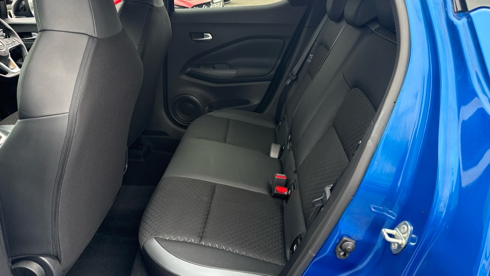 Nissan Juke 1.0 DiG-T 114 N-Connecta 5dr DCT Petrol Hatchback - Image 16