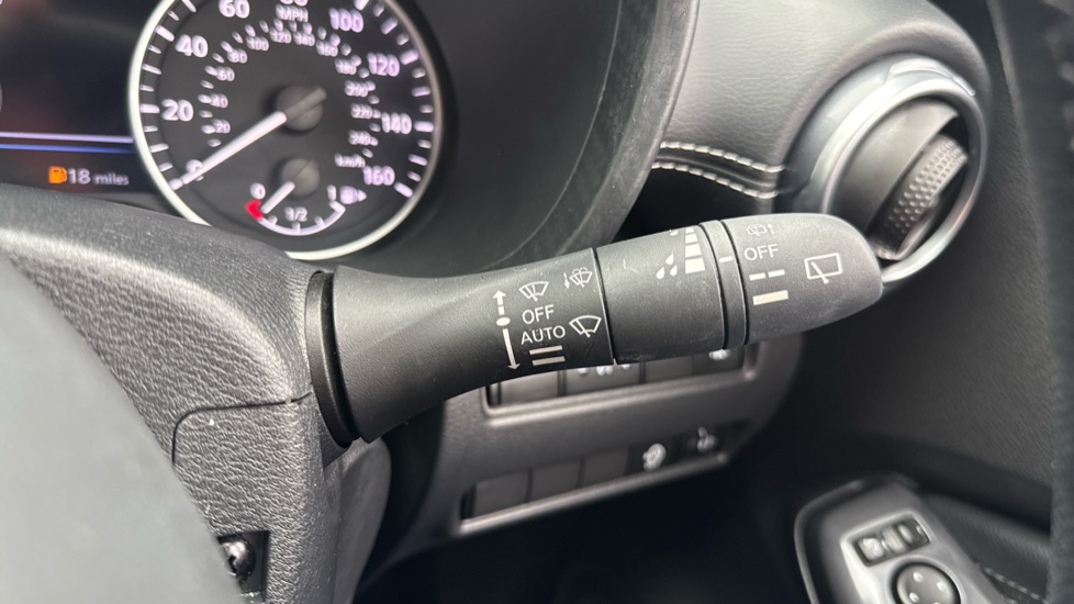 Nissan Juke 1.0 DiG-T 114 N-Connecta 5dr DCT Petrol Hatchback - Image 26