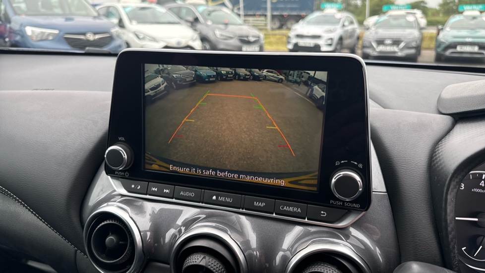 Nissan Juke 1.0 DiG-T 114 N-Connecta 5dr DCT Petrol Hatchback - Image 32