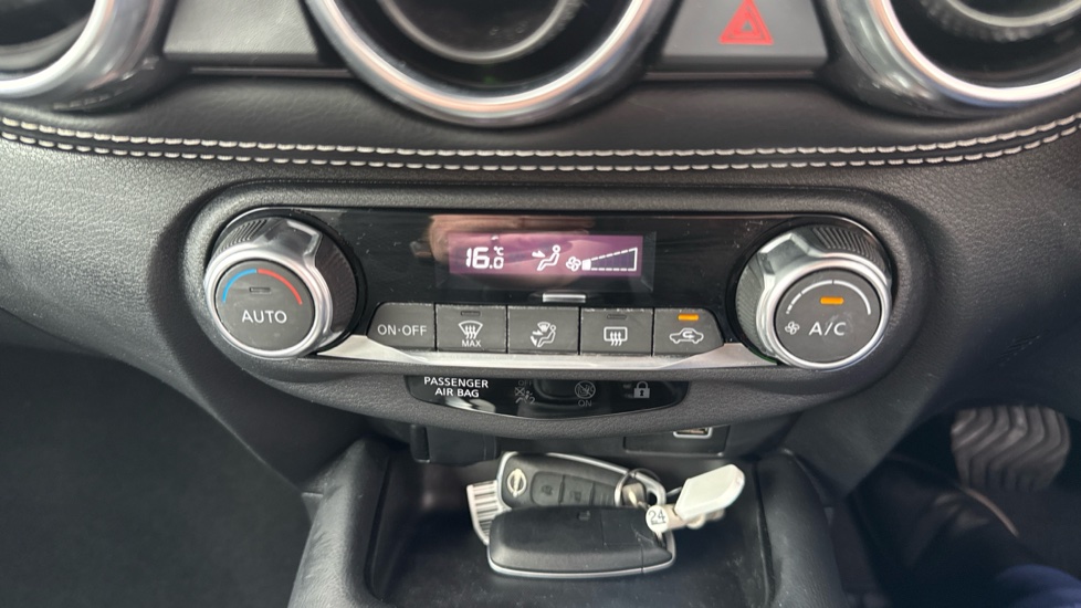 Nissan Juke 1.0 DiG-T 114 N-Connecta 5dr DCT Petrol Hatchback - Image 34