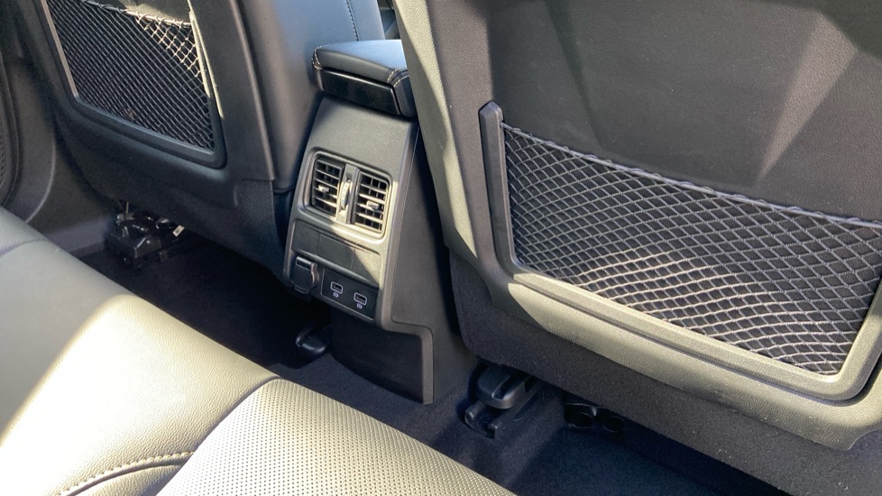 Renault Arkana 1.6 E-Tech hybrid 145 Engineered Bose Ed 5dr Auto Hybrid Estate - Image 32