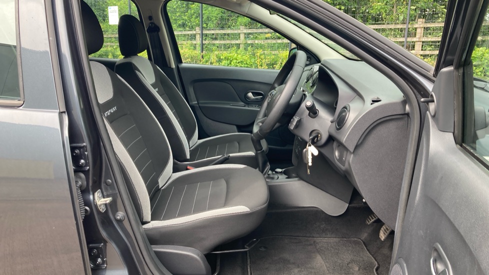 Dacia Sandero Stepway 0.9 TCe Essential 5dr Petrol Hatchback - Image 29