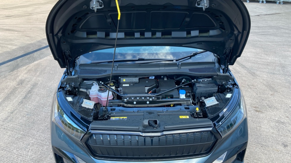 Skoda Enyaq 150kW 80 Sportline 82kWh 5dr Auto Electric Estate - Image 8