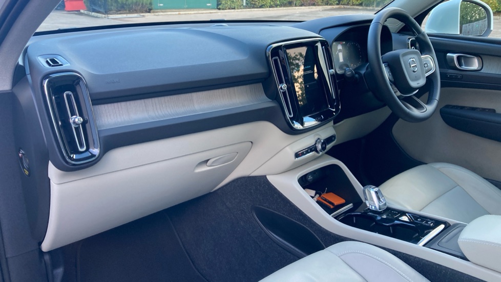 Volvo XC40 1.5 T3 [163] Inscription 5dr Geartronic Petrol Estate - Image 9