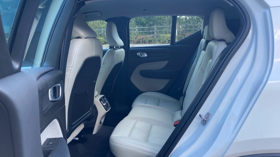 Volvo XC40 1.5 T3 [163] Inscription 5dr Geartronic Petrol Estate - Image 16