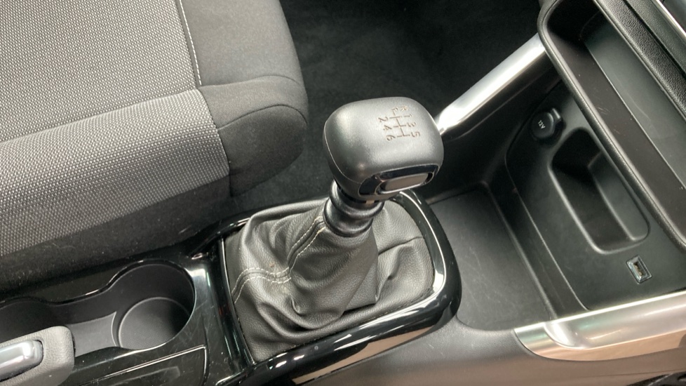 Citroen C3 Aircross 1.2 PureTech 110 Shine 5dr Petrol Hatchback - Image 13