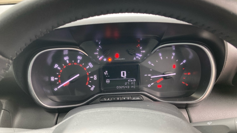 Citroen C3 Aircross 1.2 PureTech 110 Shine 5dr Petrol Hatchback - Image 18