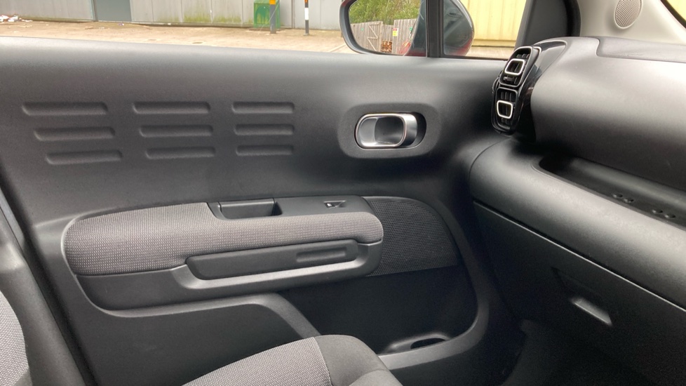 Citroen C3 Aircross 1.2 PureTech 110 Shine 5dr Petrol Hatchback - Image 24