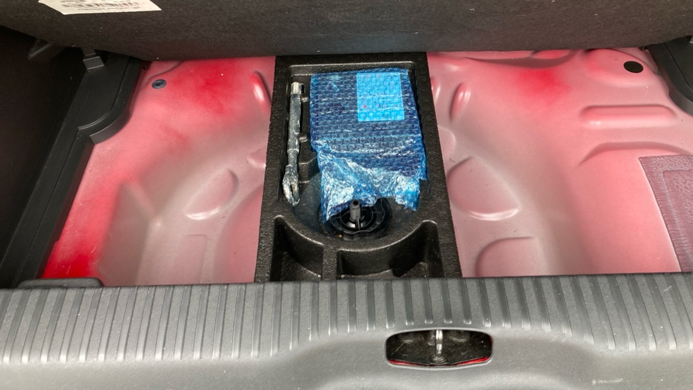 Citroen C3 Aircross 1.2 PureTech 110 Shine 5dr Petrol Hatchback - Image 31